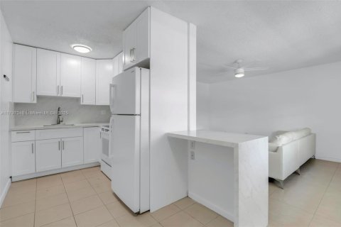 Copropriété à louer à Miami, Floride: 1 chambre, 53.88 m2 № 1696452 - photo 8
