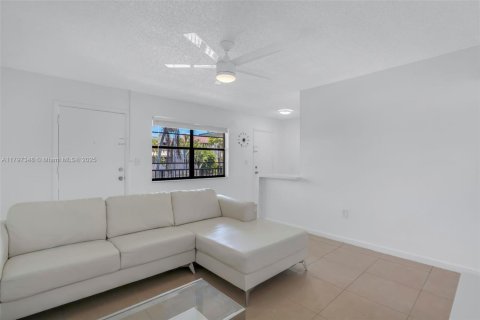 Copropriété à louer à Miami, Floride: 1 chambre, 53.88 m2 № 1696452 - photo 5