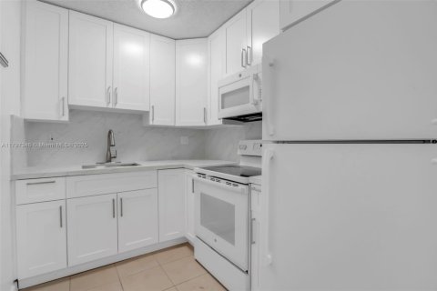 Copropriété à louer à Miami, Floride: 1 chambre, 53.88 m2 № 1696452 - photo 9