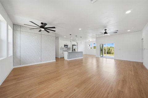 Villa ou maison à vendre à Port Charlotte, Floride: 3 chambres, 176.51 m2 № 2167572 - photo 10