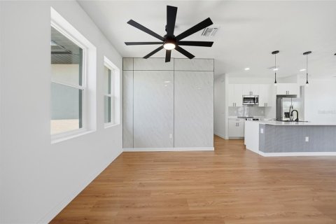 Villa ou maison à vendre à Port Charlotte, Floride: 3 chambres, 176.51 m2 № 2167572 - photo 15