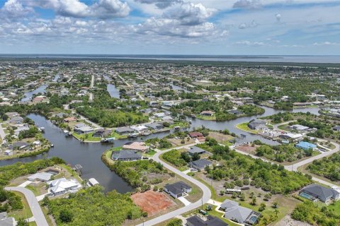 Villa ou maison à vendre à Port Charlotte, Floride: 3 chambres, 176.51 m2 № 2167572 - photo 6
