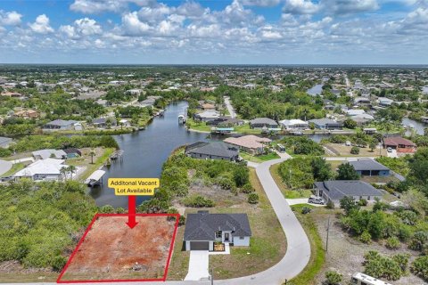 Villa ou maison à vendre à Port Charlotte, Floride: 3 chambres, 176.51 m2 № 2167572 - photo 3