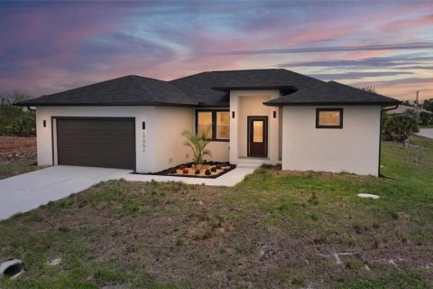 Villa ou maison à Port Charlotte, Floride 3 chambres, 176.51 m2 № 2167572