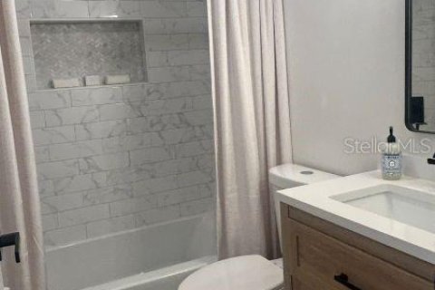 Condo in Sarasota, Florida, 2 bedrooms № 2156217 - photo 14