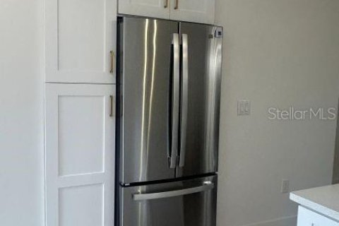 Condo in Sarasota, Florida, 2 bedrooms № 2156217 - photo 6