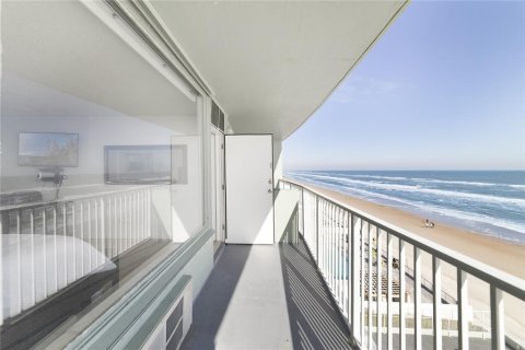 Condo in Daytona Beach, Florida, 1 bedroom № 2234492