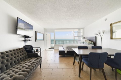 Condominio en venta en Daytona Beach, Florida, 1 dormitorio, 47.84 m2 № 2234492 - foto 17