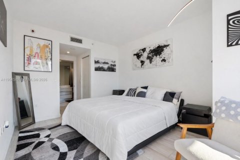 Condominio en venta en Miami, Florida, 1 dormitorio, 76.74 m2 № 2011154 - foto 14