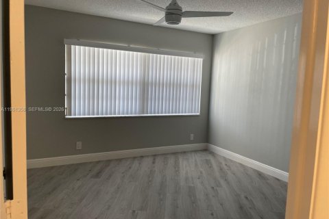 Copropriété à louer à Pompano Beach, Floride: 2 chambres, 127.28 m2 № 2023270 - photo 12