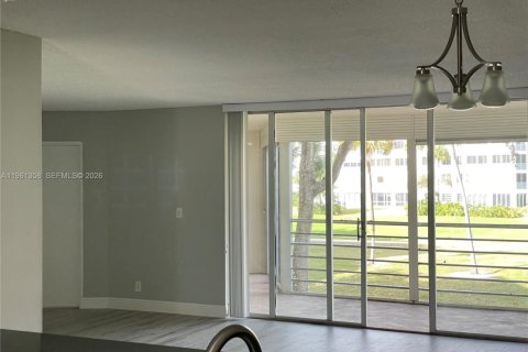 Copropriété à louer à Pompano Beach, Floride: 2 chambres, 127.28 m2 № 2023270 - photo 19