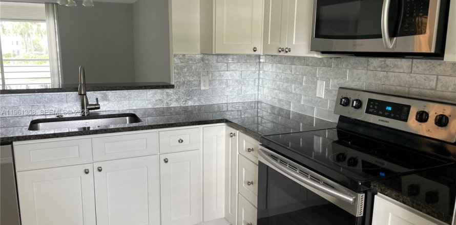 Condo à Pompano Beach, Floride, 2 chambres  № 2023270
