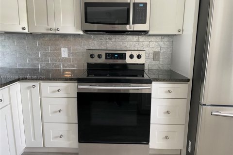 Copropriété à louer à Pompano Beach, Floride: 2 chambres, 127.28 m2 № 2023270 - photo 4