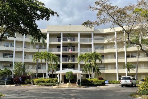 Copropriété à louer à Pompano Beach, Floride: 2 chambres, 127.28 m2 № 2023270 - photo 3