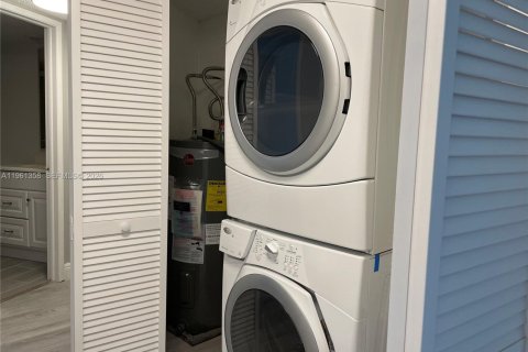 Copropriété à louer à Pompano Beach, Floride: 2 chambres, 127.28 m2 № 2023270 - photo 16