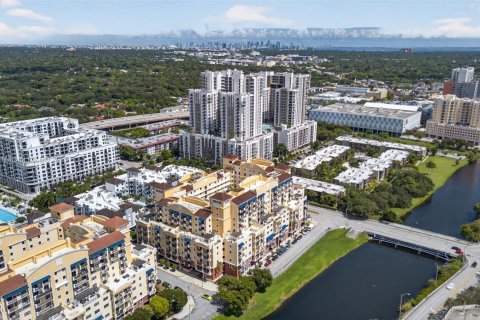 Condo in Miami, Florida, 2 bedrooms  № 1947713 - photo 28