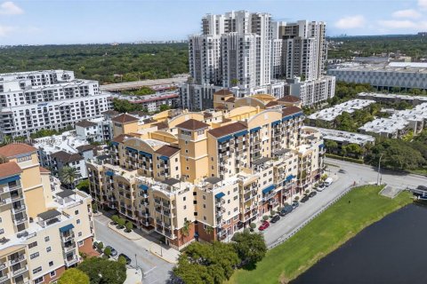 Condo in Miami, Florida, 2 bedrooms  № 1947713 - photo 26