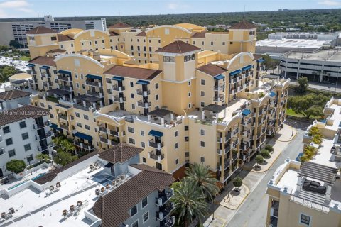 Condo in Miami, Florida, 2 bedrooms  № 1947713 - photo 24