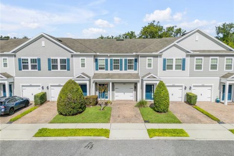 Townhouse in Oviedo, Florida 3 bedrooms, 129.69 sq.m. № 1780273 - photo 1