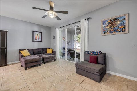 Townhouse in Oviedo, Florida 3 bedrooms, 129.69 sq.m. № 1780273 - photo 9