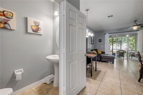 Townhouse in Oviedo, Florida 3 bedrooms, 129.69 sq.m. № 1780273 - photo 3