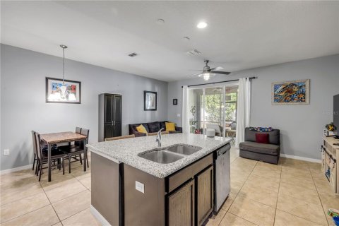Townhouse in Oviedo, Florida 3 bedrooms, 129.69 sq.m. № 1780273 - photo 7