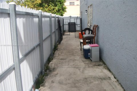 Adosado en venta en Hialeah, Florida, 3 dormitorios, 121.14 m2 № 1925093 - foto 20