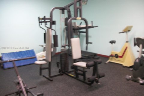 Adosado en venta en Hialeah, Florida, 3 dormitorios, 121.14 m2 № 1925093 - foto 25