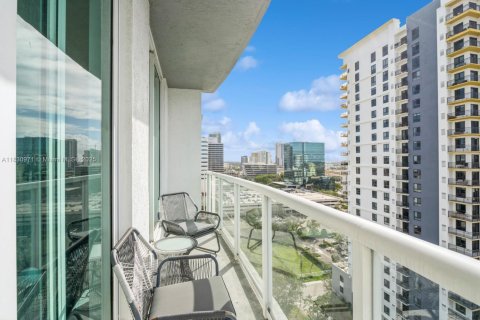 Condominio en alquiler en Fort Lauderdale, Florida, 1 dormitorio, 56.39 m2 № 1934195 - foto 7