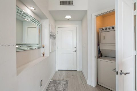 Condominio en alquiler en Fort Lauderdale, Florida, 1 dormitorio, 56.39 m2 № 1934195 - foto 6