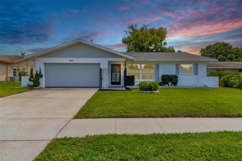 Villa ou maison à vendre à Seminole, Floride: 3 chambres, 116.31 m2 № 1902886 - photo 1