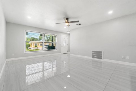 Villa ou maison à vendre à Seminole, Floride: 3 chambres, 116.31 m2 № 1902886 - photo 6