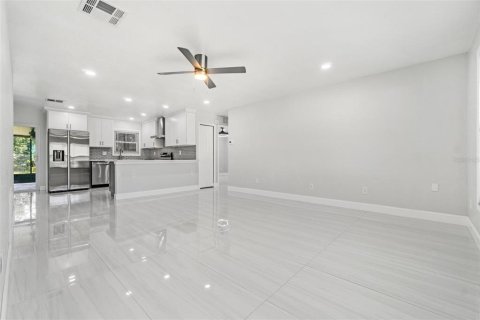 Villa ou maison à vendre à Seminole, Floride: 3 chambres, 116.31 m2 № 1902886 - photo 4