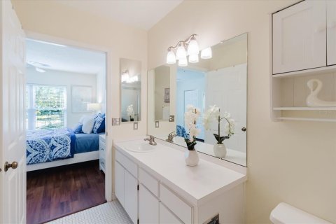 Condo in Clearwater, Florida, 2 bedrooms  № 2379515 - photo 25