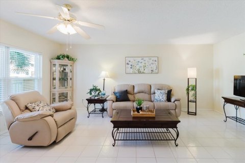 Condo in Clearwater, Florida, 2 bedrooms  № 2379515 - photo 8