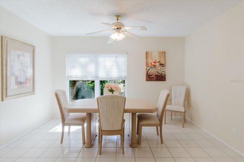 Condo in Clearwater, Florida, 2 bedrooms  № 2379515 - photo 15