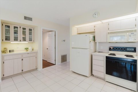 Condo in Clearwater, Florida, 2 bedrooms  № 2379515 - photo 13