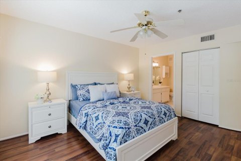 Condo in Clearwater, Florida, 2 bedrooms  № 2379515 - photo 21