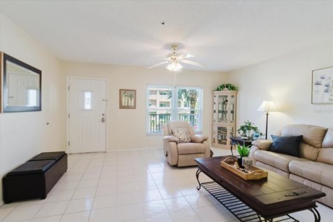 Condo in Clearwater, Florida, 2 bedrooms  № 2379515 - photo 2