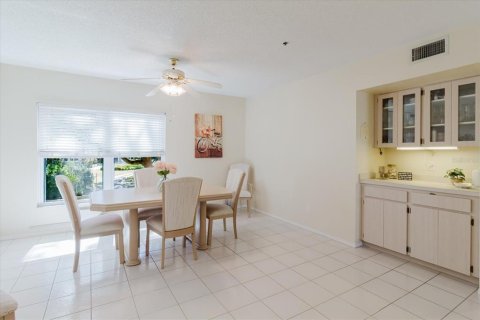 Condo in Clearwater, Florida, 2 bedrooms  № 2379515 - photo 14