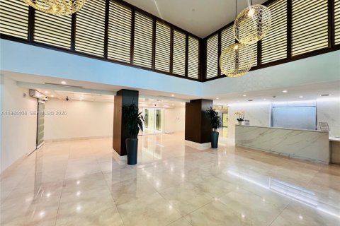 Condo in Miami, Florida, 1 bedroom  № 2271437 - photo 25