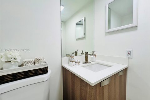 Condo in Miami, Florida, 1 bedroom  № 2271437 - photo 18