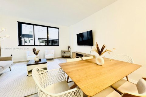 Condo in Miami, Florida, 1 bedroom  № 2271437 - photo 4