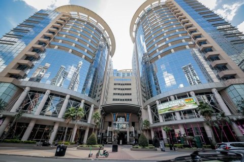 Immobilier commercial à vendre à Orlando, Floride: 273.78 m2 № 1915554 - photo 1