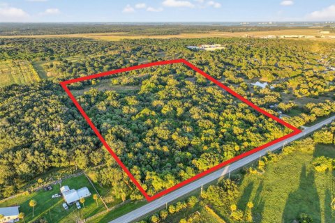 Commercial property in St. Lucie, Florida № 2083695 - photo 2