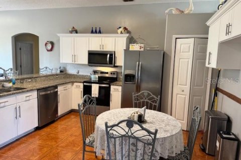House in Kissimmee, Florida 4 bedrooms, 201.04 sq.m. № 2106161 - photo 11