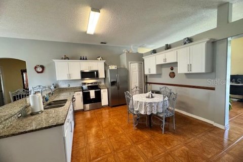 House in Kissimmee, Florida 4 bedrooms, 201.04 sq.m. № 2106161 - photo 23