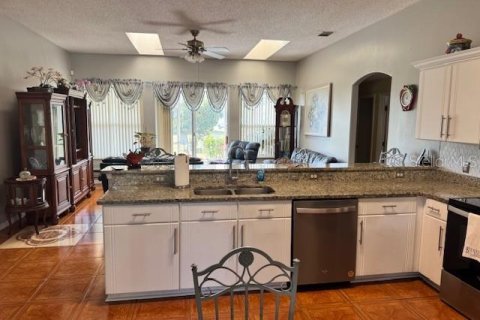 House in Kissimmee, Florida 4 bedrooms, 201.04 sq.m. № 2106161 - photo 12