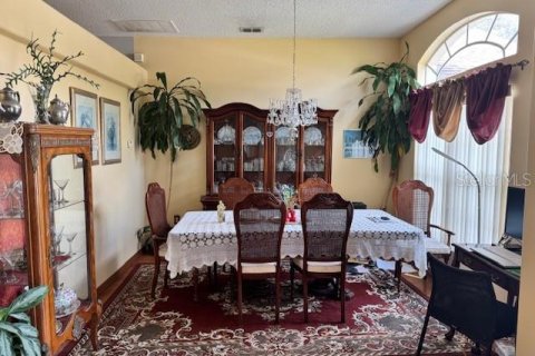 House in Kissimmee, Florida 4 bedrooms, 201.04 sq.m. № 2106161 - photo 8