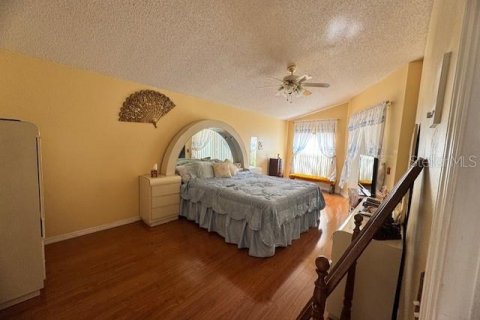 House in Kissimmee, Florida 4 bedrooms, 201.04 sq.m. № 2106161 - photo 17